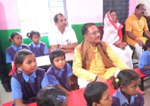 मुख्यमंत्री श्री विष्णु देव साय ने सम्पर्क स्मार्ट स्कूल और स्मार्ट ब्लॉक कार्यक्रम का किया शुभारंभ, मुख्यमंत्री ने बच्चों के बीच बैठकर याद किया अपना बचपनजशपुर के 50 स्कूलों को स्मार्ट किट, मुख्यमंत्री ने शिक्षा क्रांति को बताया मील का पत्थर