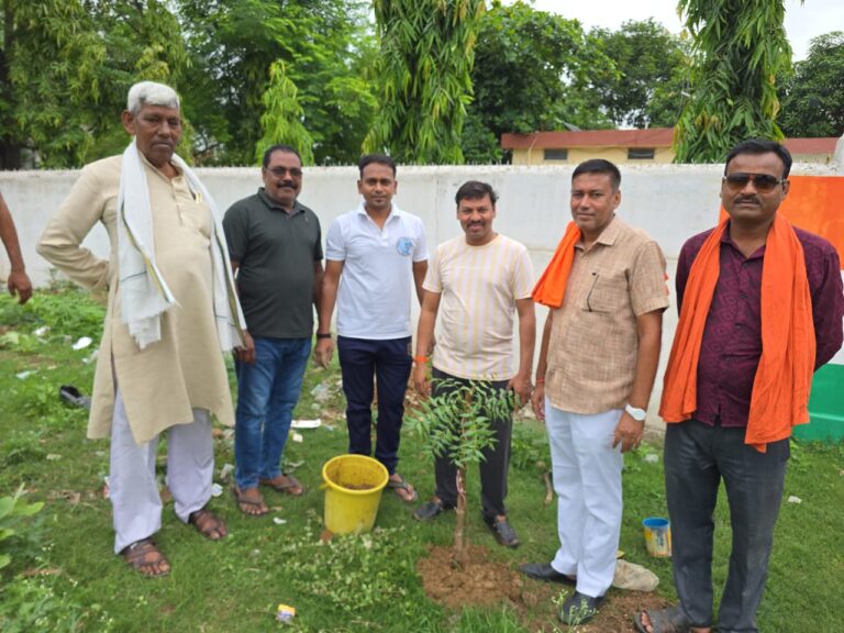 भाजपा नेताओं ने महमंद में सुनी मन की बात, सूर्या सहित भाजपा कार्यकर्ता रहे उपस्थित