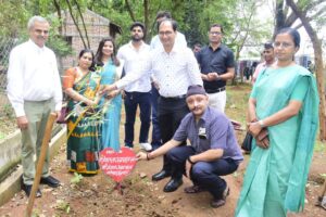 पायल एक नया सवेरा वेलफेयर फाउंडेशन द्वारा डॉक्टर डे एवं सीए डे पर जन स्वास्थ्य सहयोग गनियारी में सम्मान एवं वृक्षारोपण समारोह का आयोजन