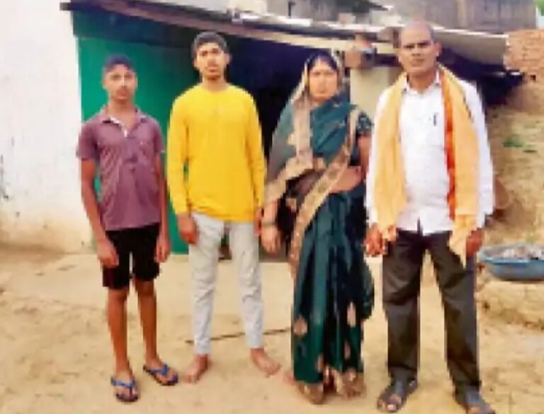 सक्ती में सामाजिक बहिष्कार से तंग आकर वृद्ध ने की आत्महत्या, परिवार को छोड़ना पड़ा गांव,जमीन विवाद में समाज ने अदालत के फैसले से पहले सुनाया ‘फैसला’, बहिष्कार के बाद पीड़ित परिवार दर-दर भटकने को मजबूर