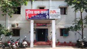 पिता को बचाने पहुंचे युवक पर बदमाशों ने किया चाकू से हमला, गंभीर हालत में सिम्स में किया गया भर्ती