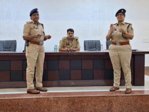 आवास आबंटन में पारदर्शिता की मिसाल: बिलासपुर पुलिस ने 93 कर्मचारियों को सौंपे सरकारी आवास
