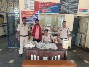 समाचार : कोटा पुलिस की कार्रवाई—23 लीटर अवैध महुआ शराब के साथ एक आरोपी गिरफ्तार
