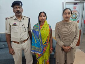 उड़ीसा से गांजा सप्लाई करने वाली महिला तस्कर को सीपत पुलिस ने किया गिरफ्तार, फरार आरोपिया को उड़ीसा से दबोचा गया, पहले ही मामले में 22.345 किलोग्राम गांजा कीमत ₹3,36,000 जब्त किया गया था