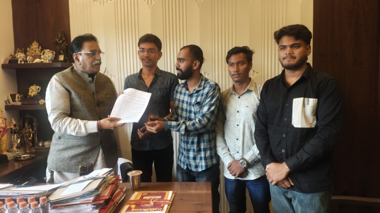 अटल बिहारी वाजपेयी विश्वविद्यालय, बिलासपुर के छात्र प्रतिनिधियों ने की पूर्व मंत्री एवं रायपुर पश्चिम विधानसभा के वरिष्ठ विधायक राजेश मूणत से मुलाकात