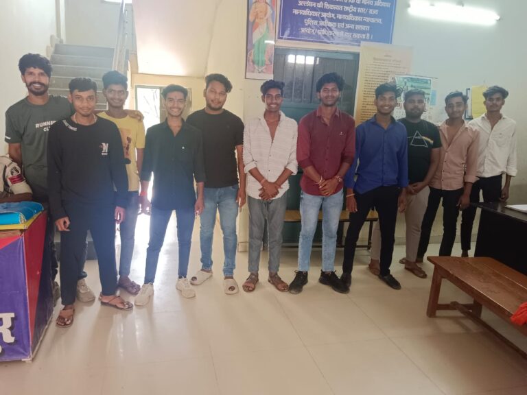 बदहाल सड़क का आरोप लगाकर मंत्री का काफिला रोकना पड़ा भारी, दर्जन भर बने आरोपी, चक्का जाम करने वाले 12 आरोपी गिरफ़्तार