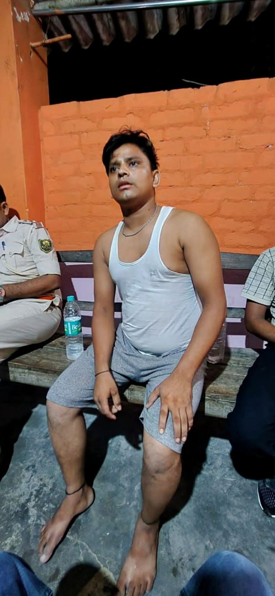 प्रधानमंत्री मोदी की दिवंगत माता जी को मंच से गाली देने वाला गिरफ्तार, देशभर में घटना की की जा रही निंदा