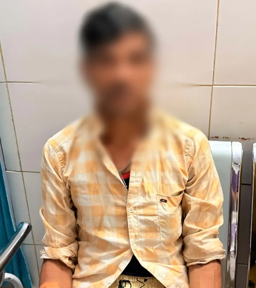 झोला छाप डॉक्टर के चक्कर में पड़कर युवक ने अपने गुप्तांग में पहन लिया लोहे का छल्ला, लिंग काटने की आ गई नौबत