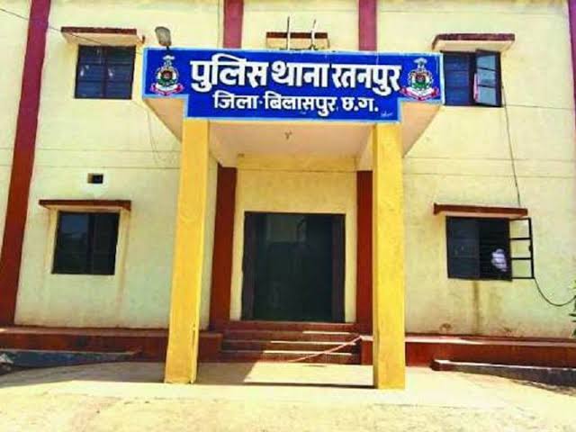 कारोबारी जैसा बैग लेकर बस में चढ़े उठाईगीर, बैग बदलकर उतर गए , एक करोड़ से अधिक का सोना और 7 लाख कैश गायब, पुलिस की तीन टीमें महाराष्ट्र, अंबिकापुर और रायपुर में कर रहीं तलाश; छह संदेही पकड़े गए, 11 को भेजा गया जेल