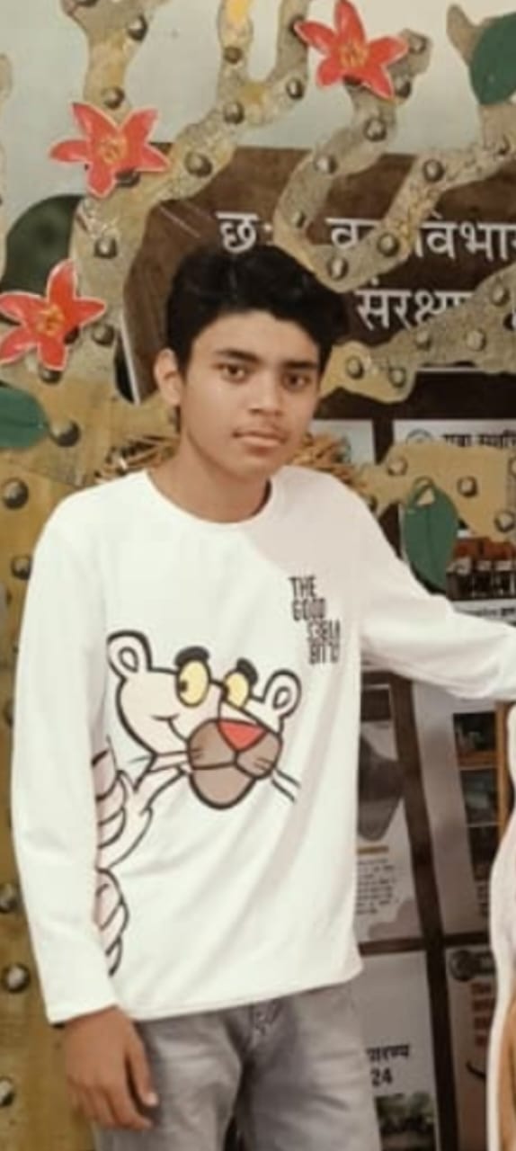 मुंगेली के शिवाजी वार्ड का दसवीं का छात्र साहिल कुर्रे लापता, पुलिस ने शुरू की तलाश,स्कूल नहीं गया, CCTV में आखिरी बार रायपुर रोड की ओर जाते हुए दिखा – परिजनों में बढ़ी चिंता