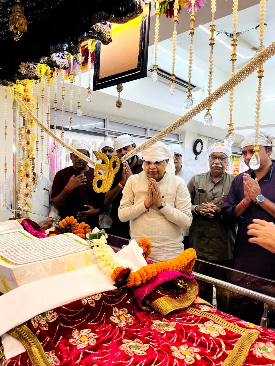 नगर विधायक अमर अग्रवाल जी ने धन गुरु नानक दरबार में माथा ठेका एवं जनकल्याण के लिए अरदास करवाई