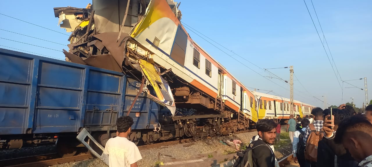 बिलासपुर रेल हादसे में अब तक पैसेंजर ट्रेन के चालक समेत 11 की मौत, तोखन साहू ने घायलों से मुलाकात कर की सहायता राशि की घोषणा, दुधमुंहे मासूम की बची जान, मगर मां की हो गई मौत