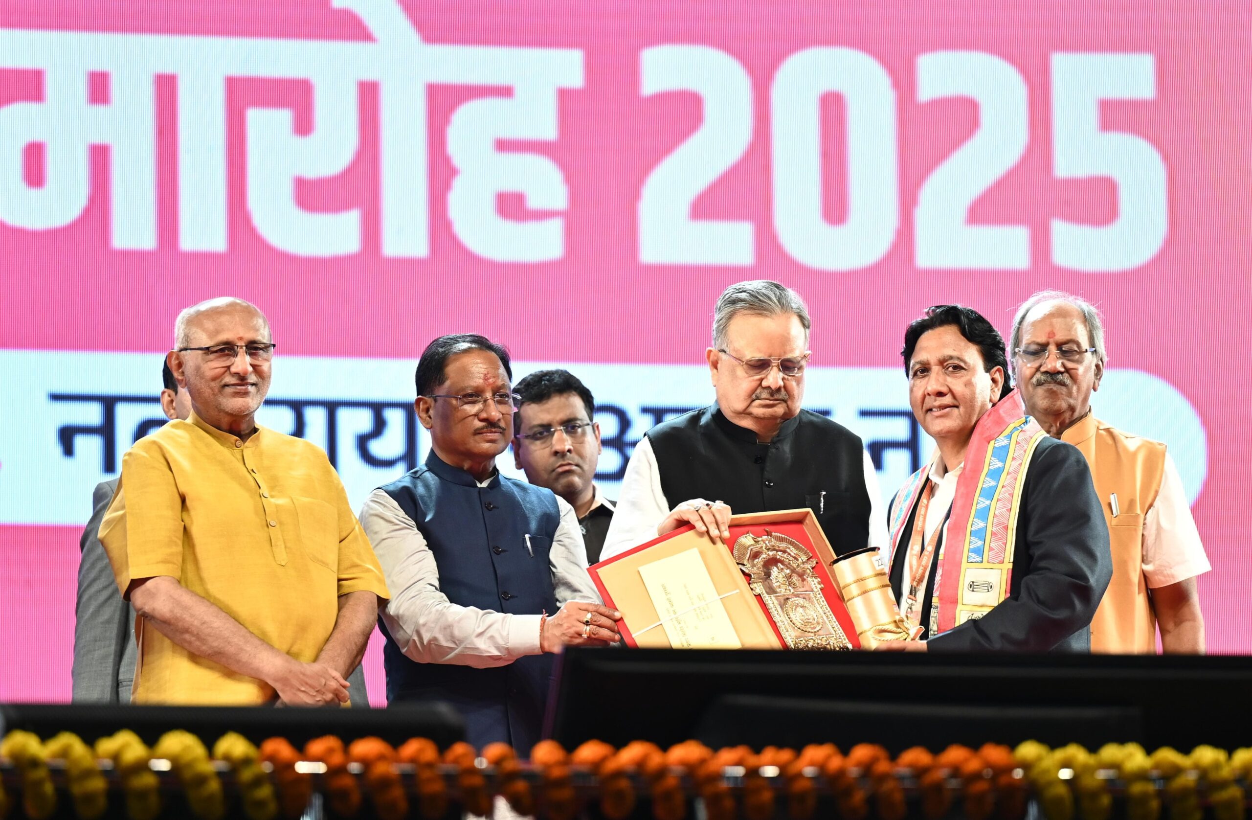 उपराष्ट्रपति श्री सी. पी. राधाकृष्णन ने महिलाओं के नेतृत्व वाले विकास और जमीनी स्तर पर लोकतंत्र के मॉडल के रूप में ‘लखपति दीदी’ पहल की सराहना की