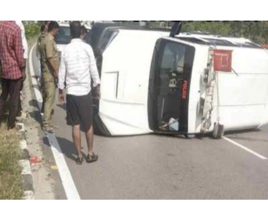 श्रम मंत्री लखनलाल देवांगन के काफिले का एक्सीडेंट, बाल-बाल बचे मंत्री, तीन पुलिसकर्मी घायल
