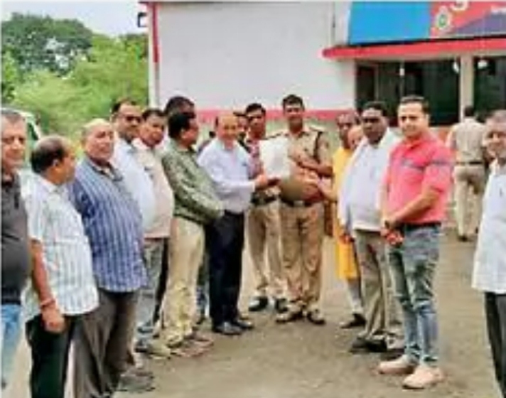 अग्रवाल समाज ने अमित बघेल के विवादित बयान पर की कड़ी आपत्ति, बिल्हा थाना में सौंपा ज्ञापन