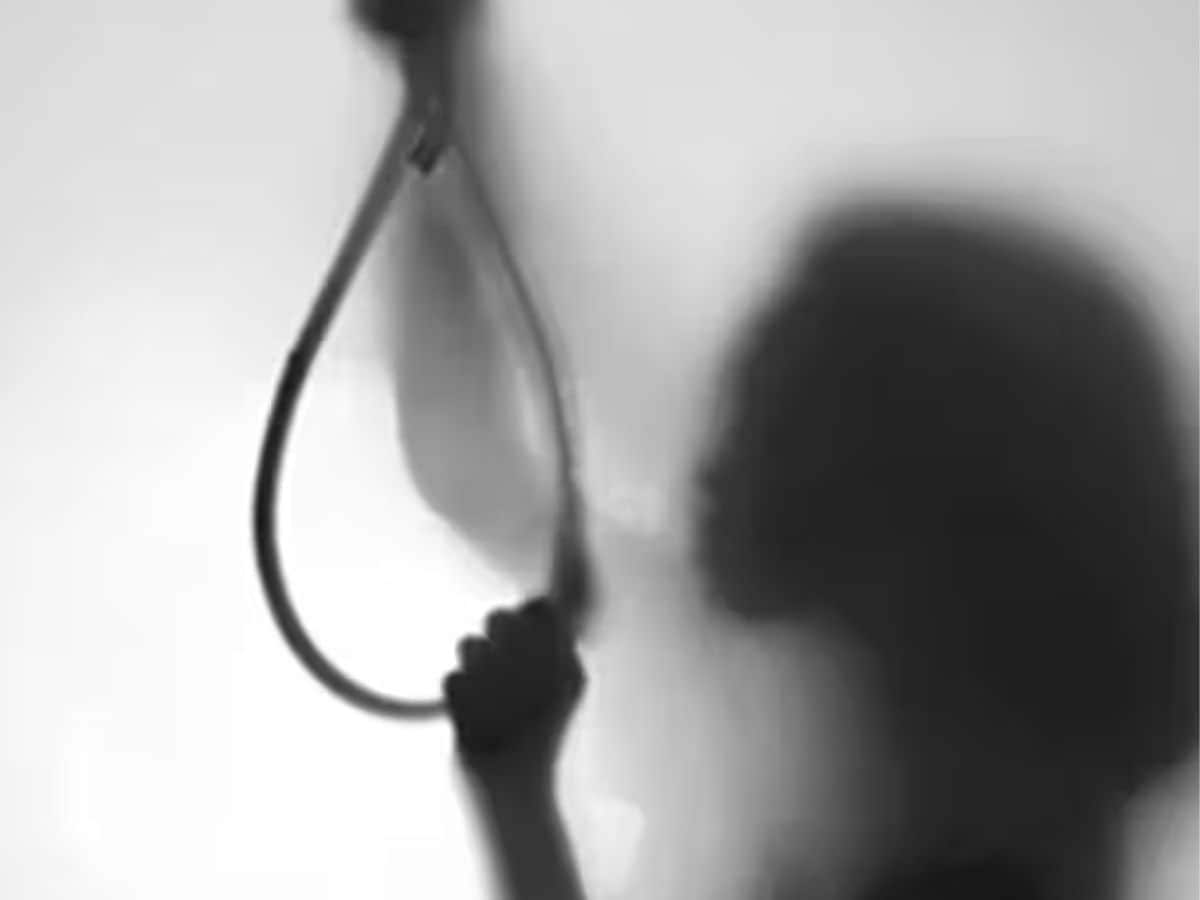 रतनपुर में छात्रा की खुदकुशी का मामलाशिक्षक रमेश साहू के खिलाफ बीएनएस की धारा 108 के तहत अपराध दर्ज, आरोपी फरार