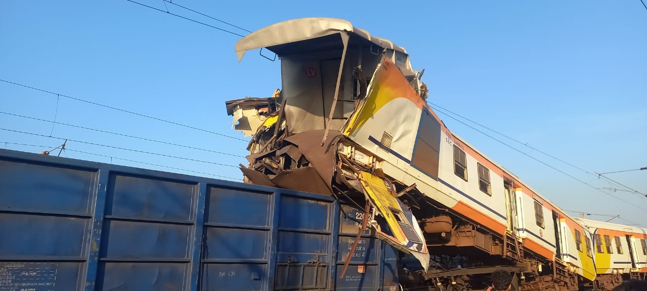 गेवरारोड–बिलासपुर मेमू हादसा: 20 दिन में चार बड़े अफसरों पर कार्रवाई, सीआरएस रिपोर्ट ने खोली रेलवे सिस्टम की 16 बड़ी खामियां