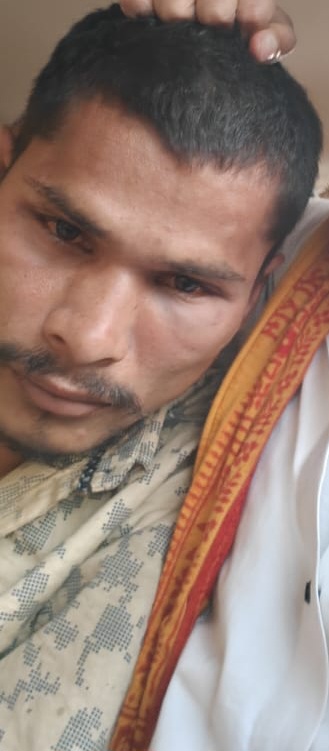 गाय के साथ अनाचार करते युवक को रंगे हाथों पड़कर किया गया पुलिस के हवाले