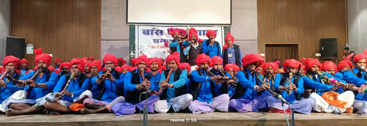 बांस गीत गाथा की शानदार प्रस्तुति से श्रोता झूम उठे, 150 से अधिक कलाकार ने एक साथ प्रदर्शन कर रिकॉर्ड बनाए”