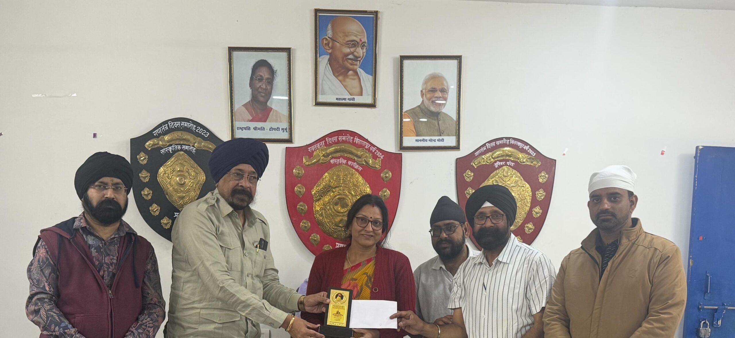 श्री गुरुतेग बहादुर साहेब जी के 350 वे शहादत वर्ष को समर्पित छत्तीसगढ स्तरीय निबंध प्रतियोगिता मे प्रथम पर आशू तिवारी रही