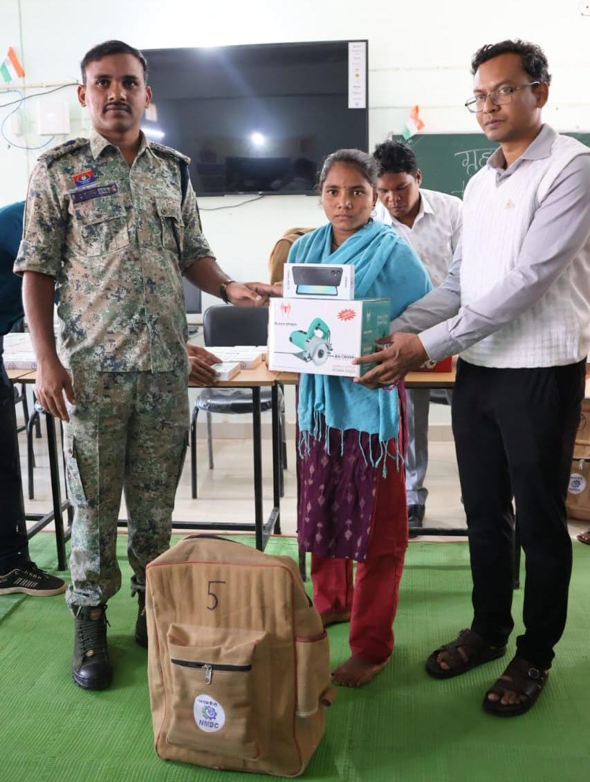 छत्तीसगढ़ की पुनर्वास नीति से लौटी उम्मीदें, सुकमा में आत्मसमर्पित माओवादियों को मिला सम्मानजनक नया जीवन