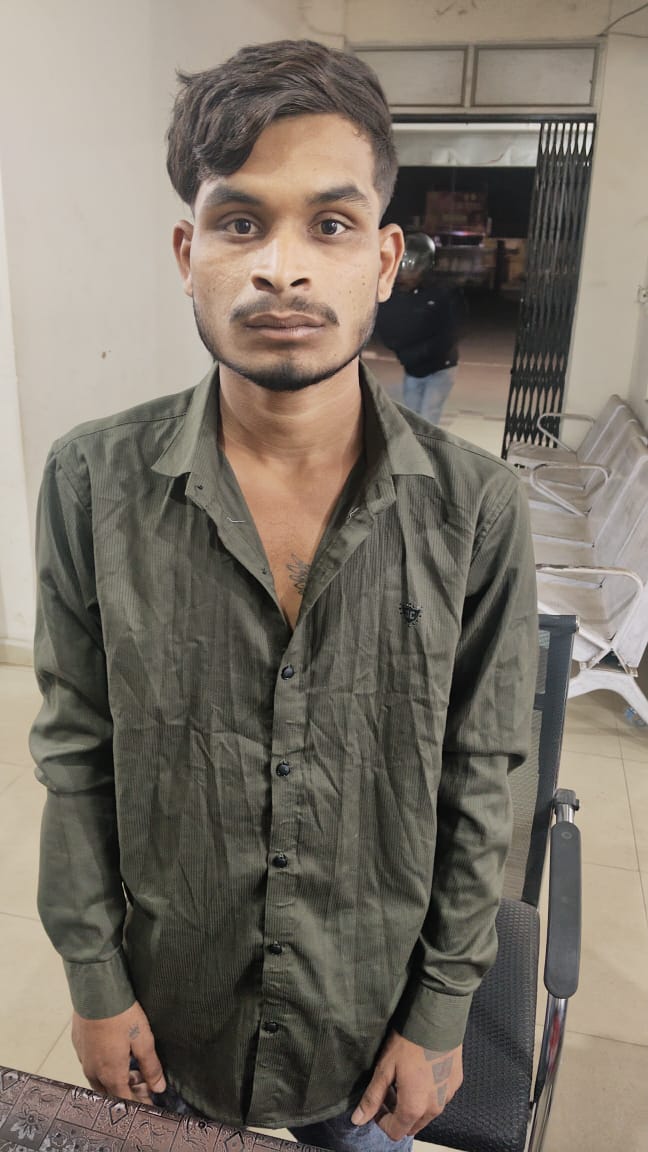 सकरी पुलिस की सतर्कता से मेले में टली बड़ी घटना, चाकू सहित युवक पकड़ा