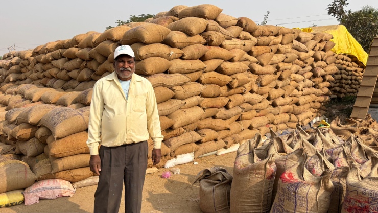 धान की बेहतर कीमत ने बढ़ाया किसान युगल का हौसला,साढ़े सात एकड़ की खेती से संवर रहा परिवार का भविष्य