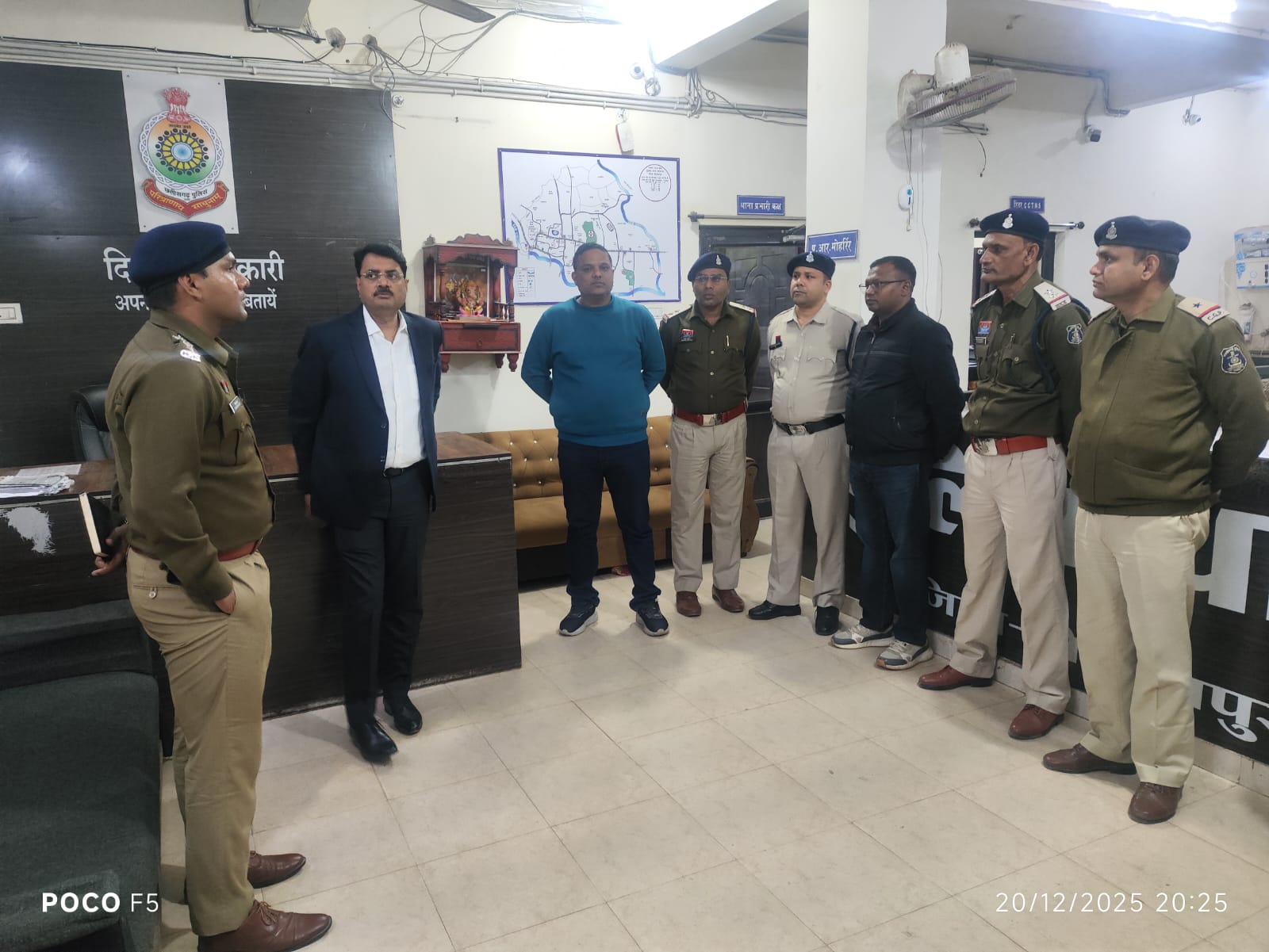 एसएसपी रजनेश सिंह का थाना सरकण्डा का आकस्मिक निरीक्षण, अपराध नियंत्रण और पुलिसिंग की गहन समीक्षा