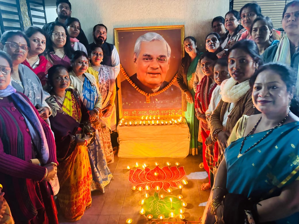 अटल जयंती के पूर्व भाजपा का स्वच्छता अभियान, दीपोत्सव व रंगोली से किया श्रद्धांजलि कार्यक्रम का आयोजन