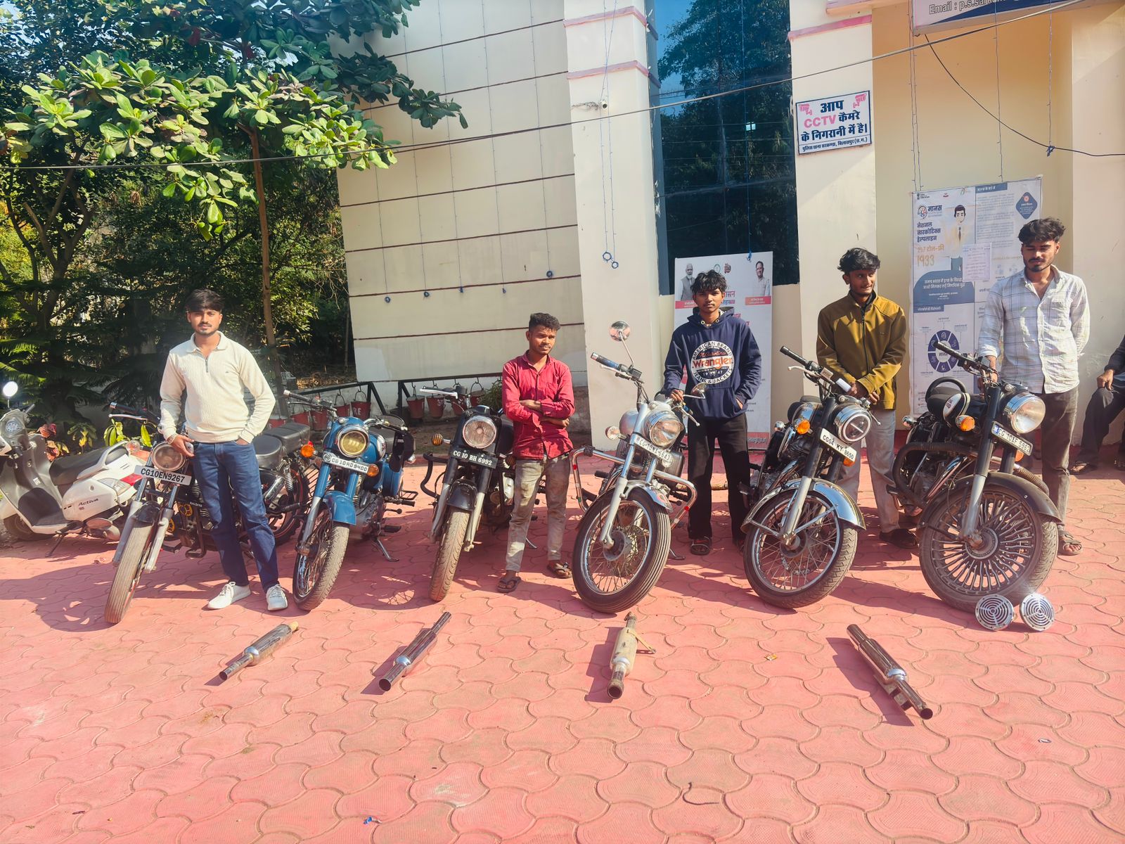 बिलासपुर पुलिस का विशेष अभियान, बिना नंबर प्लेट व मोडिफाईड सायलेंसर वाली 24 बुलेट पर कार्यवाही