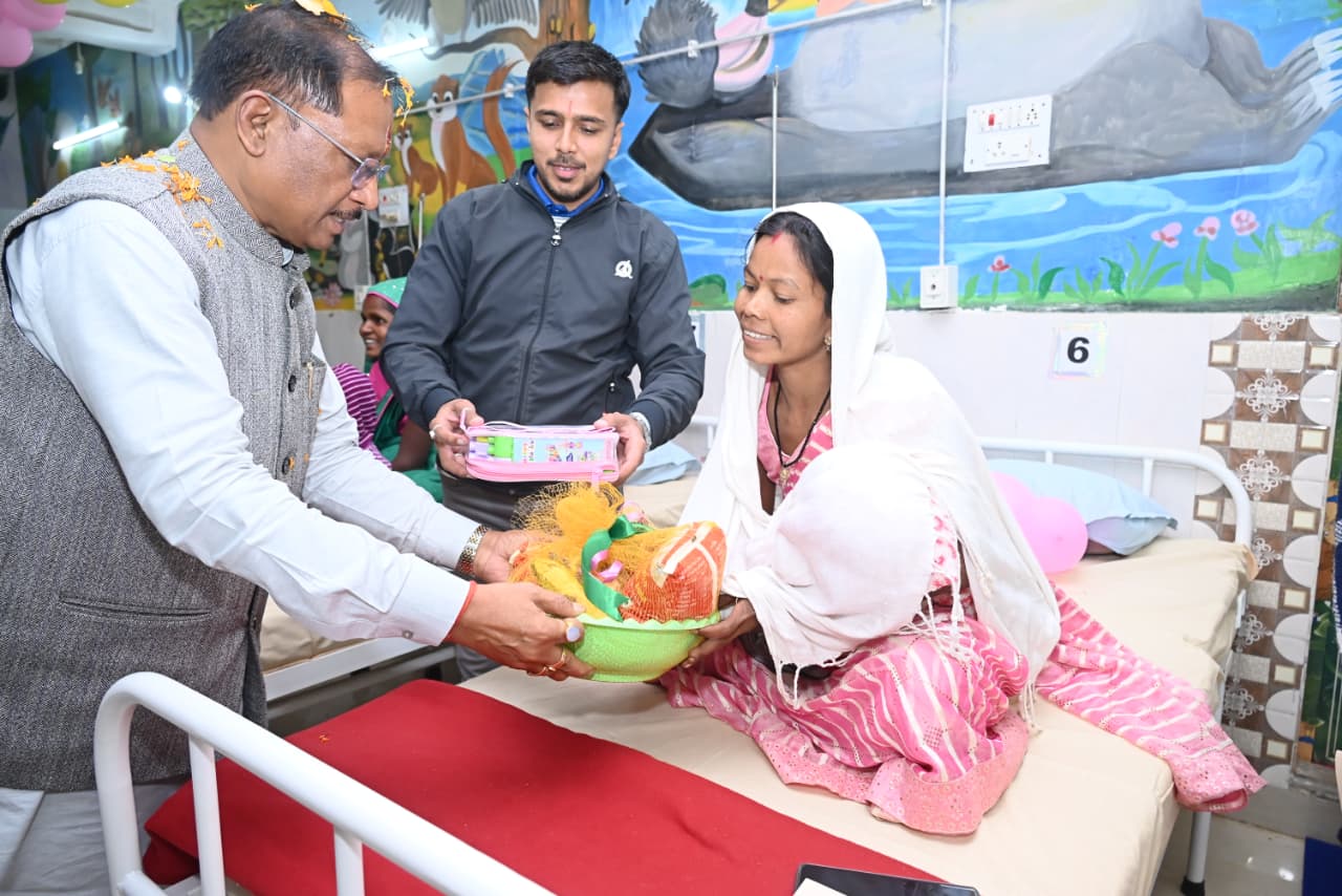 मुख्यमंत्री श्री विष्णुदेव साय ने फरसाबहार, कुनकुरी और मनोरा में पोषण पुनर्वास केन्द्र का किया शुभारंभ