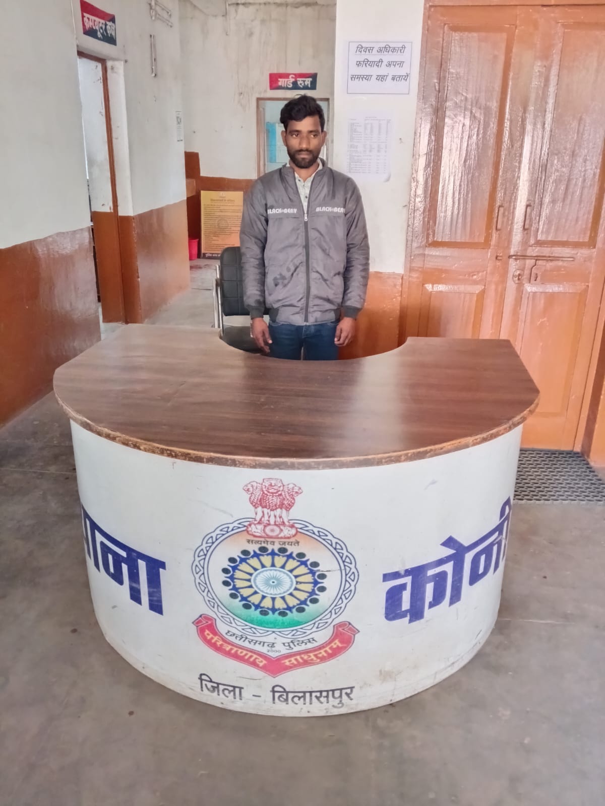 नाबालिग किशोरी को भगाकर उसके साथ महीनो बलात्कार करने वाला आरोपी गुजरात से हुआ गिरफ्तार