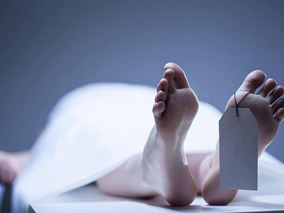 हॉस्टल के कमरे में युवक की संदिग्ध मौत, अत्यधिक शराब सेवन की आशंका, सरकंडा थाना क्षेत्र का मामला, पोस्टमार्टम रिपोर्ट के बाद होगी आगे की कार्रवाई