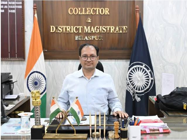 झारखंड में बंधक बनाए गए बिलासपुर के 16 मजदूरों की घर वापसी, कलेक्टर के हस्तक्षेप से बड़ी कार्रवाई शुरू