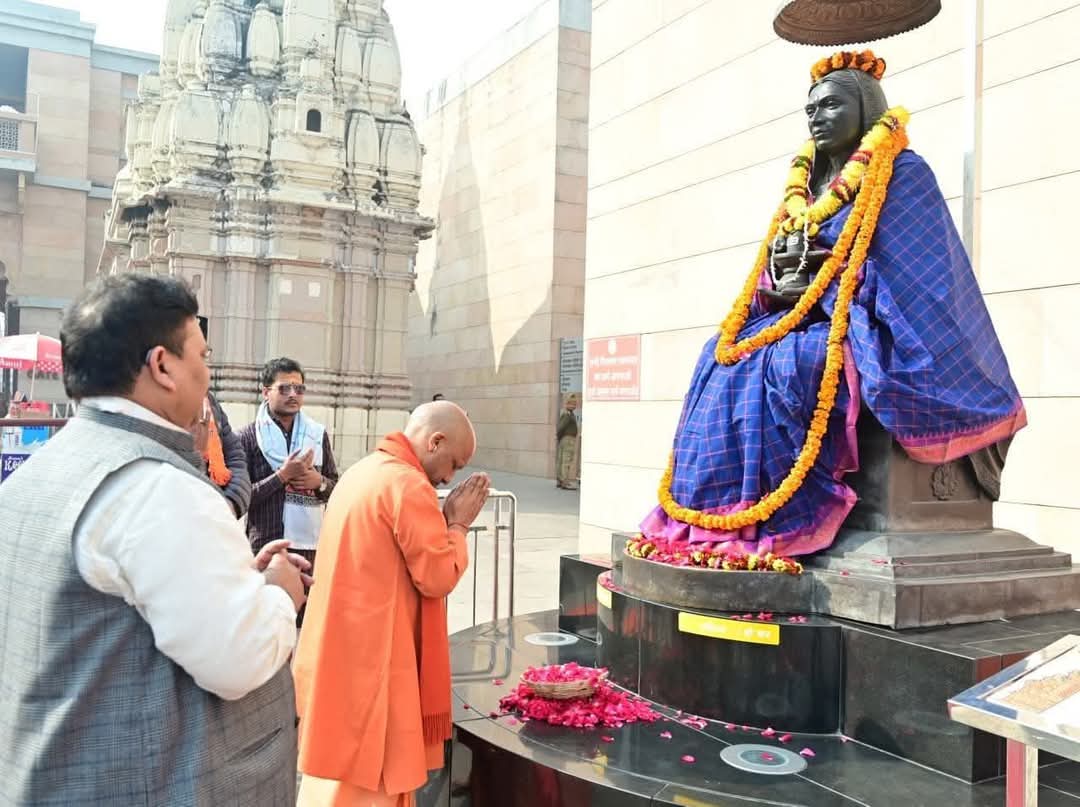 वाराणसी में अहिल्याबाई होल्कर की प्रतिमा को लेकर फैलाई गई अफवाह बेनकाब, मुख्यमंत्री योगी ने किया माल्यार्पण