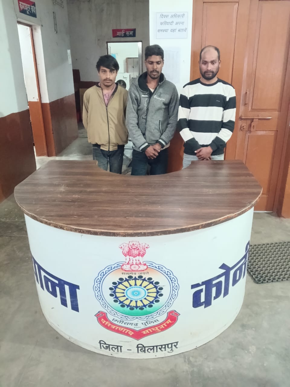 झगड़ा छुड़ाने गए लोगों पर धारदार हथियार से हमला, तीन आरोपी गिरफ्तार