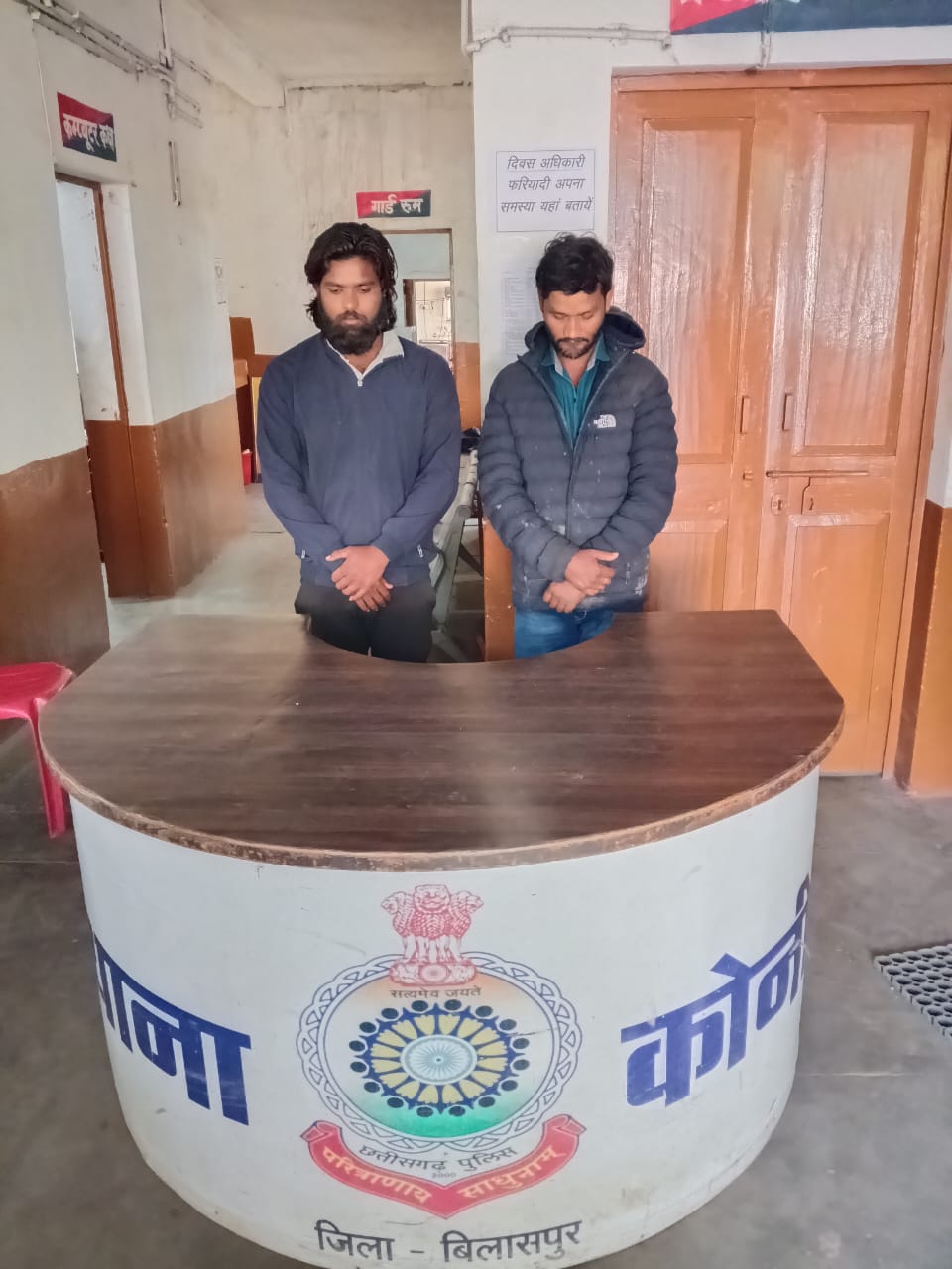 कोनी में शराब के नशे में कार चलाने और पुलिस से विवाद करने वाले दो आरोपी गिरफ्तार