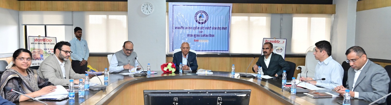 सड़क सुरक्षा माह के अंतर्गत सड़क सुरक्षा और दुर्घटनाओं की रोकथाम के लिए किए जा रहे जन-जागरूकता कार्यक्रम