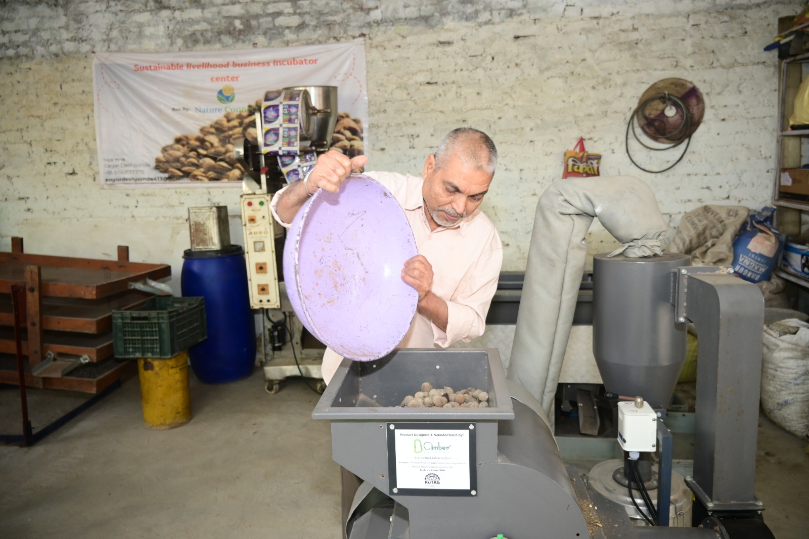 धुन के पक्के प्रदीप ने अपनी जिद से बदली किस्मत की तस्वीर