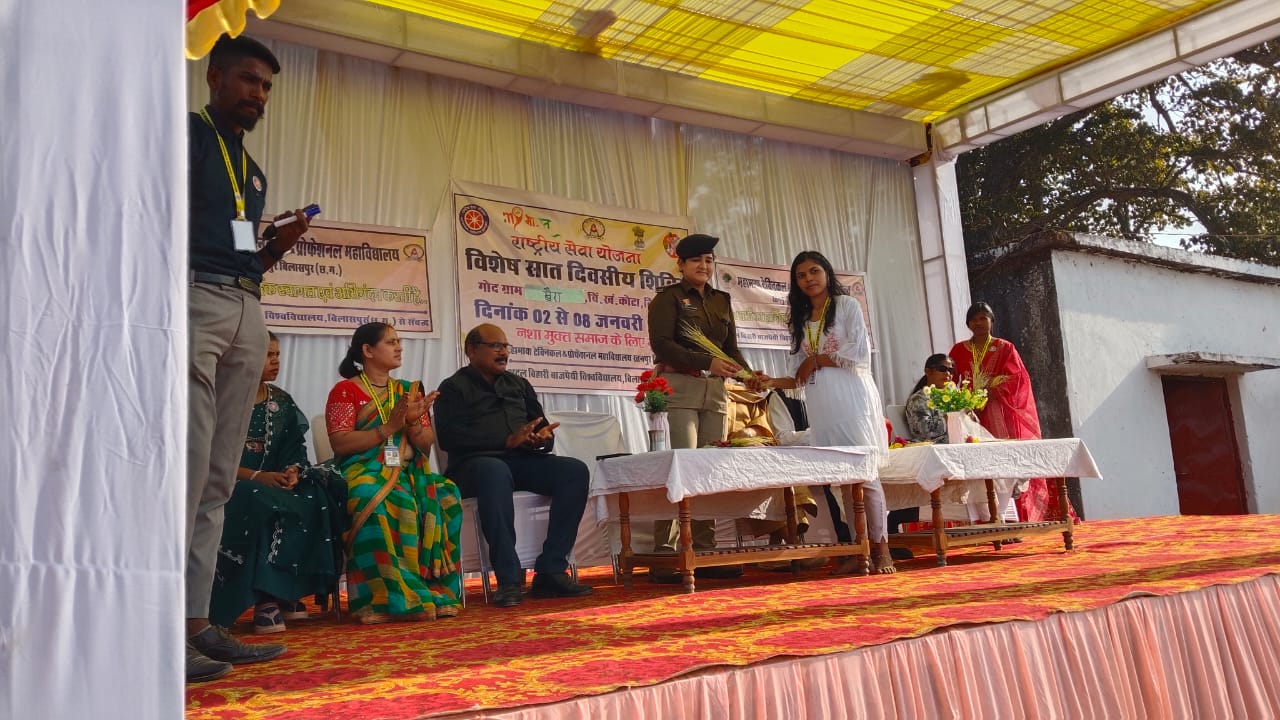 सड़क सुरक्षा माह 2026: ग्राम खैरा में चेतना अभियान के तहत ग्रामीणों को किया गया जागरूक