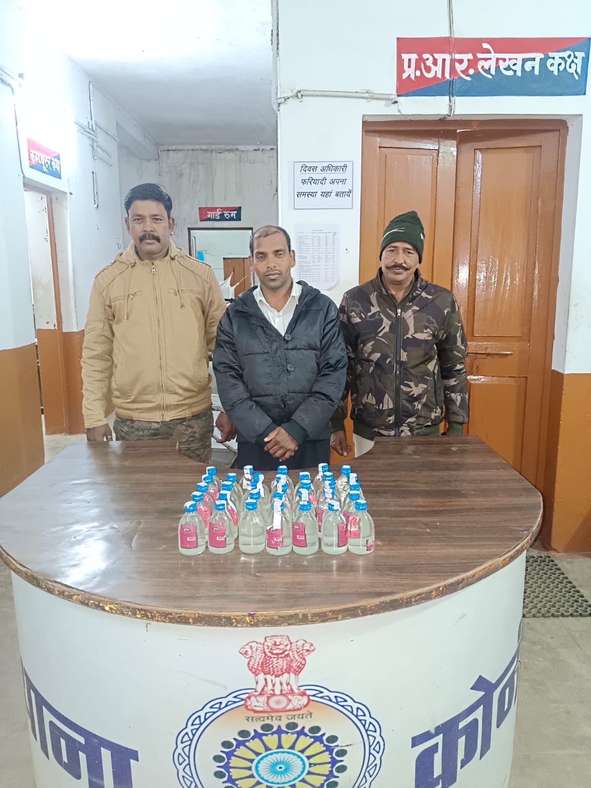 बिलासपुर: अवैध शराब बिक्री पर कोनी पुलिस की कार्रवाई, 33 पाव देशी शराब जप्त, आरोपी गिरफ्तार