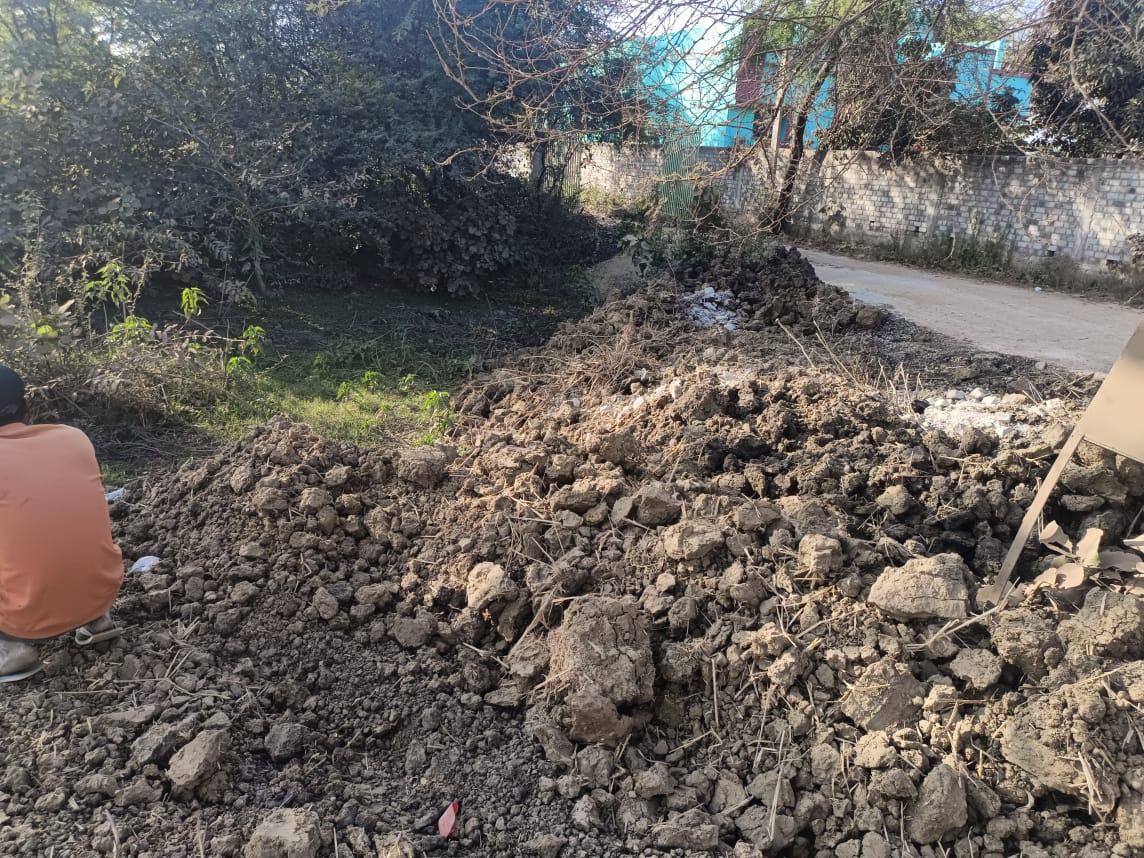 ग्राम उरतुम में असामाजिक तत्वों द्वारा शासकीय भूमि पर किया जा रहा है बलात कब्जा, इससे यहां मौजूद ऐश ब्रिक्स प्लांट जाने का रास्ता हो जाएगा बंद, मना करने पर जान से करने का किया गया प्रयास