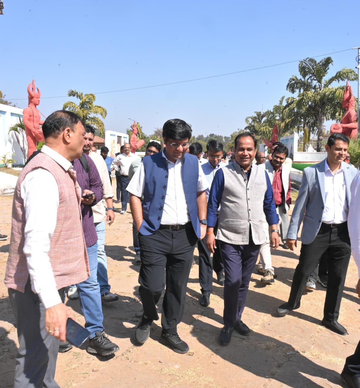 ‘रायपुर साहित्य उत्सव–2026’ की तैयारियों का कलेक्टर डॉ. गौरव सिंह ने किया निरीक्षण