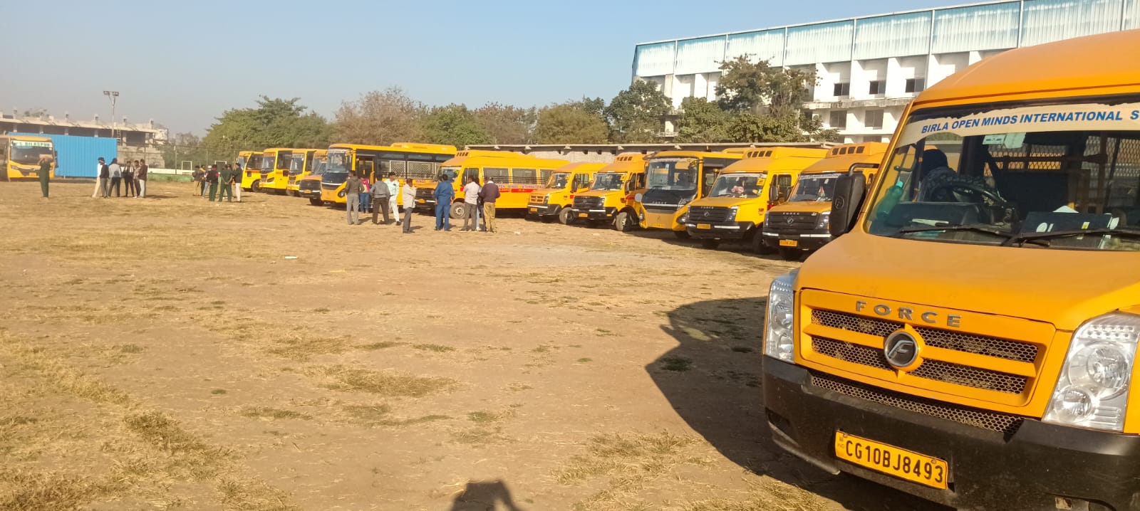 राष्ट्रीय सड़क सुरक्षा माह के तहत 233 स्कूल बसों की जांच, 93 बसों में मिलीं खामियां