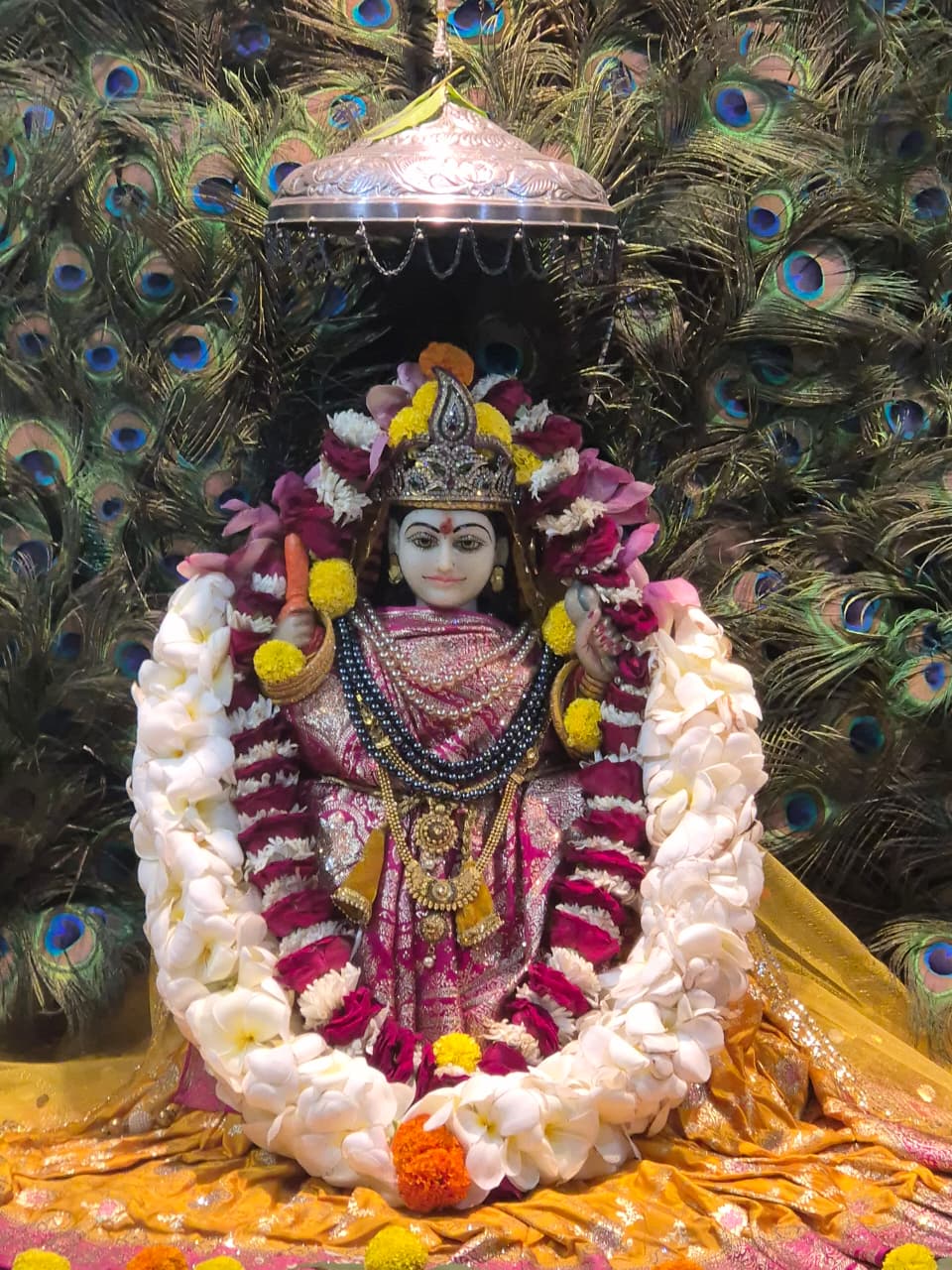 माघ गुप्त नवरात्रि: श्री पीताम्बरा पीठ त्रिदेव मंदिर में माँ बगलामुखी का चौथे दिन त्रिपुरभैरवी रूप में पूजन अर्चन किया जाएगा