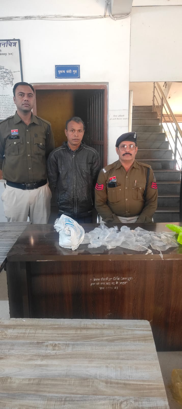 अवैध महुआ शराब बेचने वाले दो आरोपी गिरफ्तार, 33 लीटर शराब जब्त, सिरगिट्टी पुलिस की कार्रवाई, दोनों आरोपियों को भेजा गया न्यायिक रिमांड पर