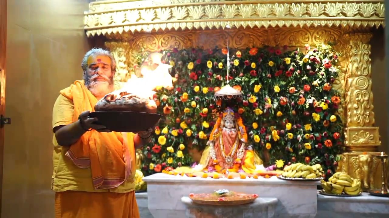 “श्री पीताम्बरा पीठ में गुप्त नवरात्रि: आचार्य डॉ. दिनेश महाराज ने बताया मातंगी और कमला देवी का महत्व, होगा कन्या पूजन”