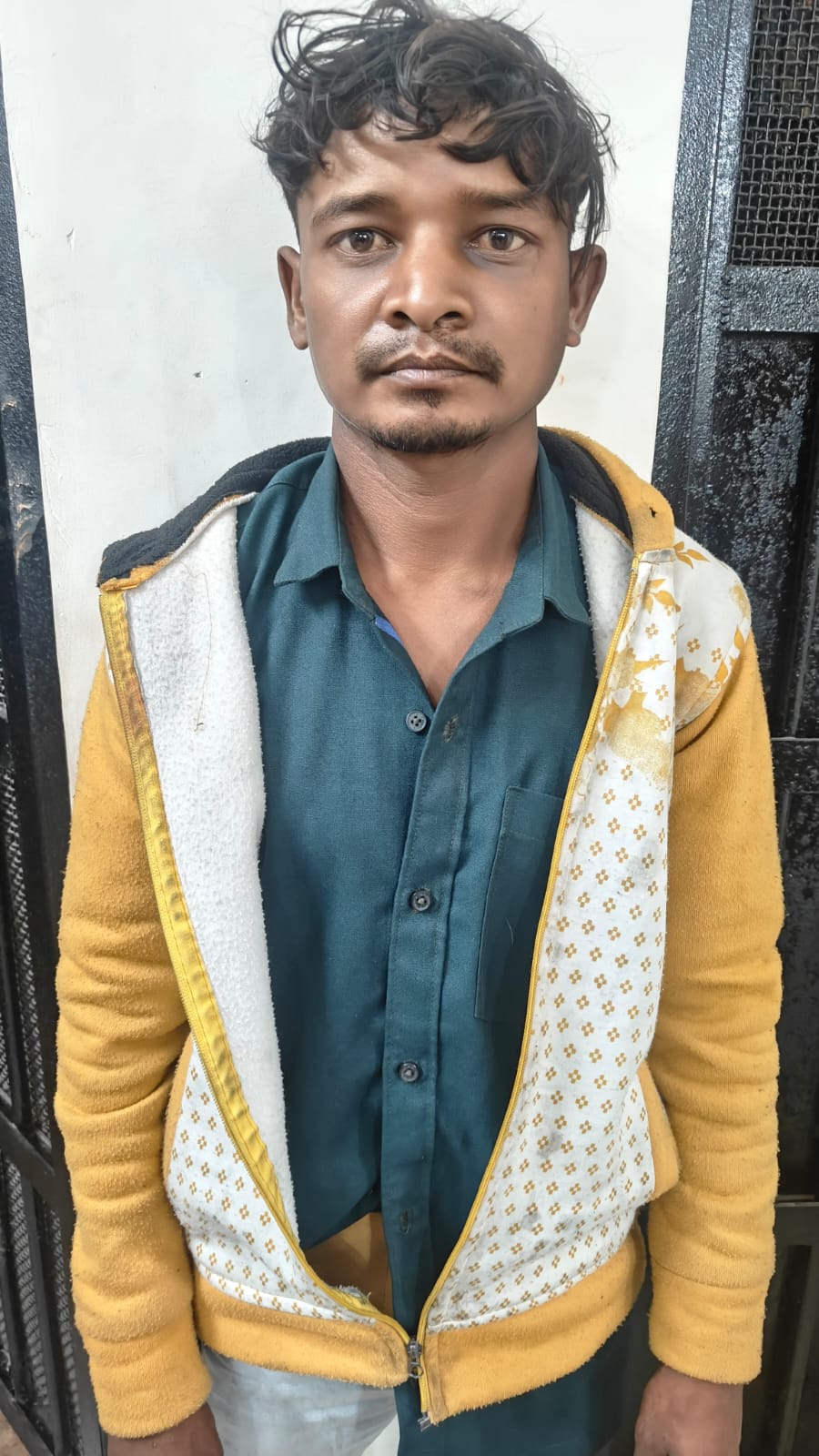 मछली खिलाने का झांसा देकर नाबालिग के साथ किया बलात्कार