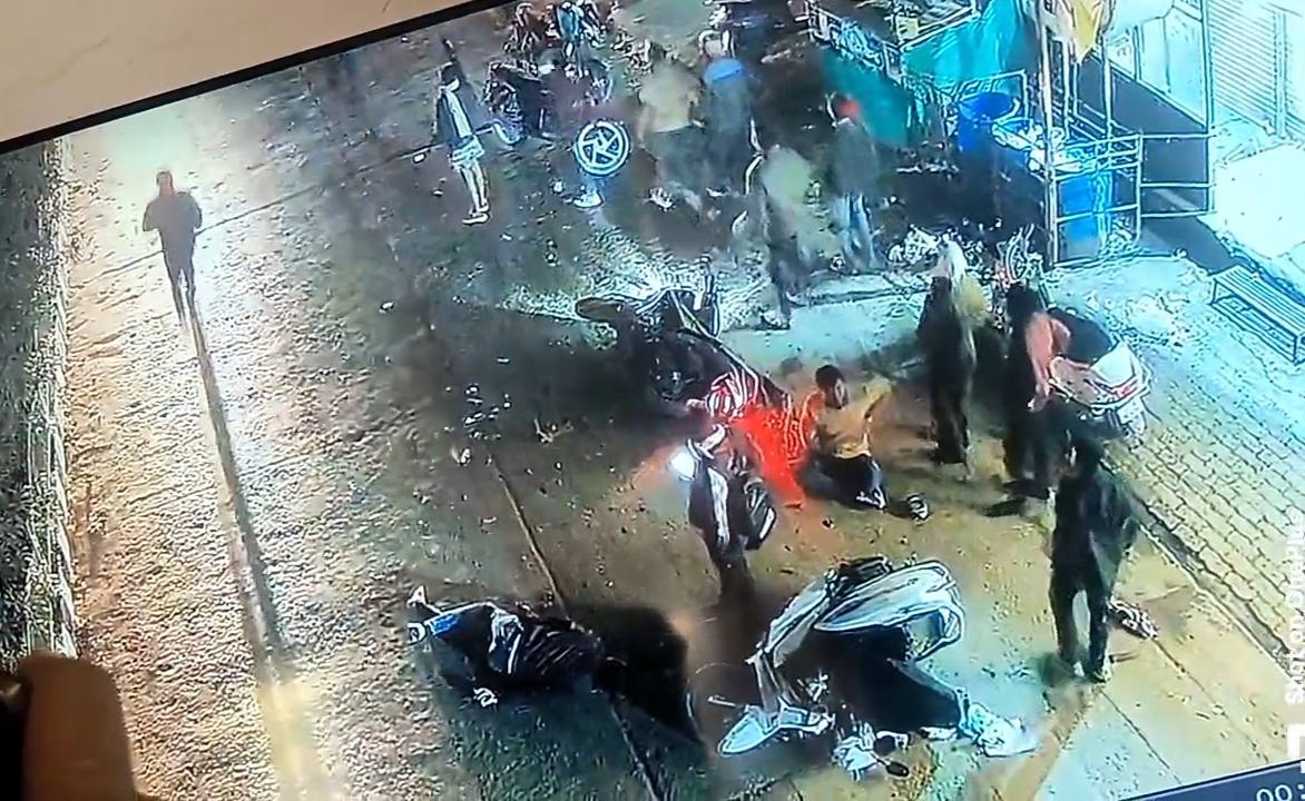 तेज रफ्तार कार ने दो पत्रकारों को मारी टक्कर, हालत गंभीर, सीसीटीवी में कैद हुई घटना, साजिश की आशंका से भी नहीं किया जा रहा इंकार