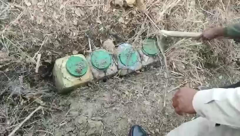 156 लीटर अवैध महुआ शराब व निर्माण उपकरण जब्त,कोटा पुलिस की बड़ी कार्रवाई, महिला आरोपी गिरफ्तार